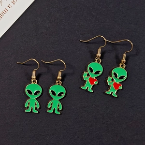 Orecchini Pendenti Alieno Stile Punk Cartone Animato Smalto Verde Lega Orecchini per Uomo Donna Gioielli Personalità Moda Regalo