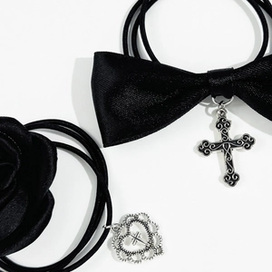 Set d'élastiques gothiques avec nœud en satin noir, fleur et pendentifs croix argentés