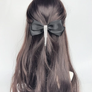Pince à Cheveux Élégante en Ruban pour Femmes Gland de Strass Luxueux Pince à Bec de Canard Accessoires de Coiffure Soirée