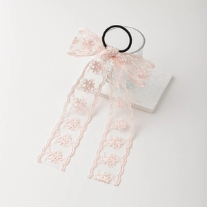 Élastique à cheveux en dentelle rose avec broderie florale et longs rubans doux
