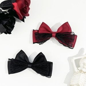 Fermagli per capelli Gothic Lolita con fiocchi in pizzo bordeaux e nero su sfondo bianco
