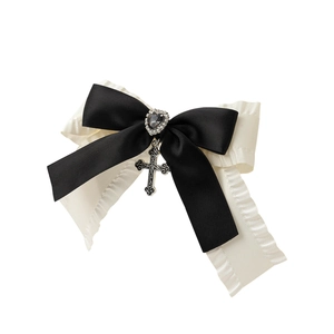 Fermaglio fiocco Gothic Lolita con gemma cuore nera e ciondolo croce argentata