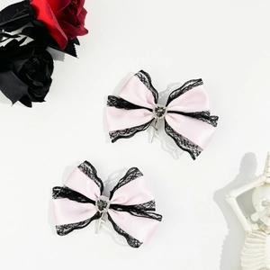 Pinzas para pelo Gothic Lolita de satén rosa con encaje negro, gemas corazón y cruces
