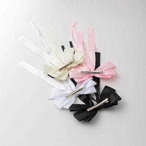 Elegante Haarklammern mit Satin-Schleifen und langen Quasten in vier Farben