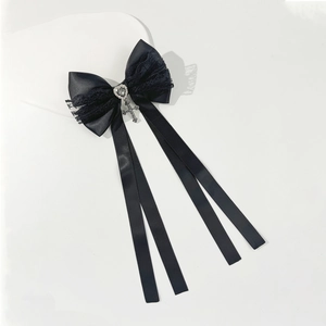 Nœud de cheveux en satin noir avec dentelle, cœur en cristal et pendentif croix