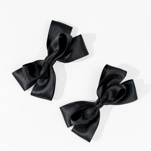 Elegante schwarze Satin-Haarschleifen für Damen mit hochwertigem 3D-Lagen-Design