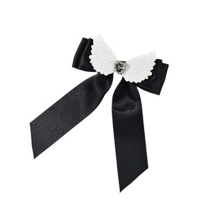 Pinza para el pelo con alas de ángel góticas, lazo negro y gema en forma de corazón