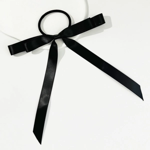 Elegante elastico per capelli in raso nero con fiocco e nastri lunghi per capelli
