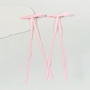 Lot de deux barrettes à nœuds roses à pois avec longs rubans pour un style doux