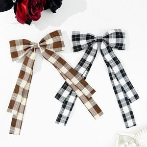 Barrettes à nœuds à carreaux avec longs rubans en marron et noir, style BCBG minimaliste