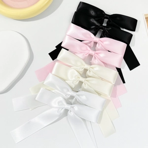 Barrettes à nœuds en satin avec rubans longs en noir rose beige et blanc
