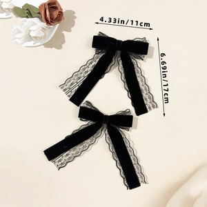 Detailed size specifications for velvet lace hair bow clips measuring 11cm by 17cm