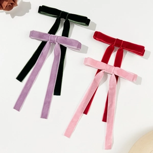 Vierer-Set Samt-Haarschleifen in Grün, Lila, Rot und Rosa mit langen Satinbändern
