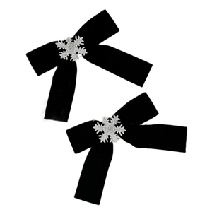 Paire de barrettes à cheveux nœud en velours noir avec flocons de neige argentés pour Noël