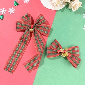 Weihnachts-Haarspange mit rot-grünem Karomuster, goldenen Glocken und Bändern