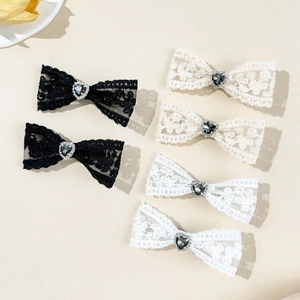 Lot de barrettes à cheveux avec nœuds en dentelle et strass en forme de cœur assortis