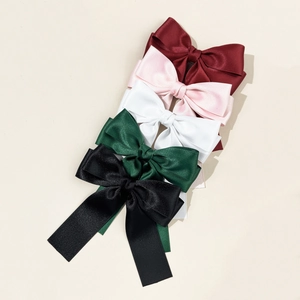 Ensemble d'élégantes pinces à cheveux en satin bordeaux, rose, blanc, vert et noir