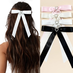 Elegante fermaglio per capelli in raso con strass a cuore e nastri lunghi da donna