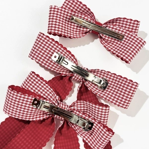 Trois barrettes à cheveux à nœuds à carreaux rouges et blancs avec clips en métal
