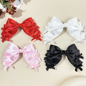 Barrettes à cheveux en satin élégantes en quatre couleurs avec détails multi-nœuds