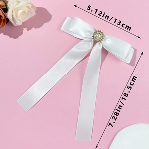 Detailansicht der Satin-Schleifen-Haarspange mit Perlen, Strass und genauen Abmessungen