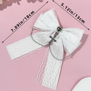 Barrette nœud en dentelle blanche gothique avec chaînes, cœur noir et dimensions