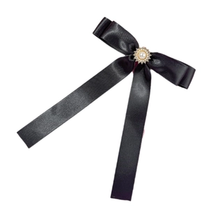 Eleganter schwarzer Satin-Haarclip mit Kunstperle und Strassbesatz im Zentrum