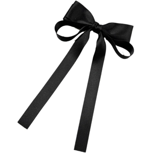Barrette à cheveux élégante avec nœud en satin noir et longs rubans sur fond blanc