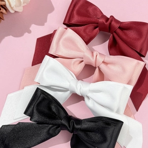 Lot de 4 barrettes à nœuds en satin élégantes en bordeaux, rose, blanc et noir soyeux