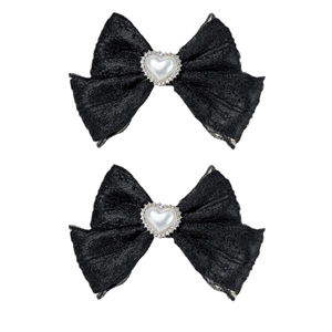 Élégant ensemble de deux barrettes à nœud en dentelle noire avec perle cœur et strass