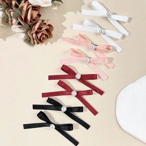 Lot de 8 barrettes à nœuds en satin avec perles en blanc, rose, bordeaux et noir