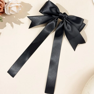 Elegante fermaglio per capelli in raso nero con fiocco e nastri lunghi per acconciature