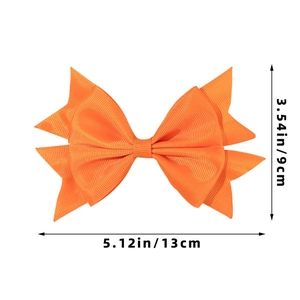 Fiocco per capelli arancione in grosgrain per bambina, 13x9 cm, su sfondo bianco puro