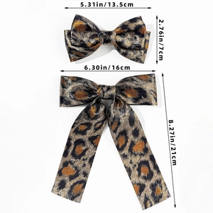 Detailed dimension guide for leopard print bow hair clips in two stylish sizes