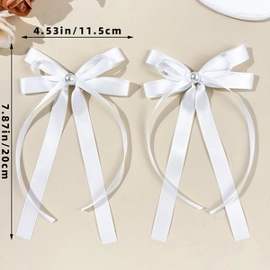 Dimensions détaillées des barrettes nœuds en satin blanc avec perles et longs rubans