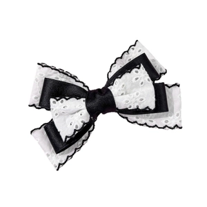 Eleganter französischer Haarclip mit schwarz-weißer, dreilagiger Spitzenschleife