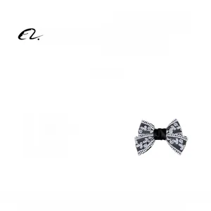 Detailed product specs of the dual-layer lace bow hair clip with material and weight info