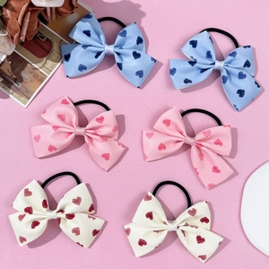 Lot de 6 chouchous à nœuds imprimé cœurs en satin bleu rose et beige clair