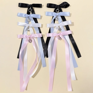 Pince à cheveux nœud en satin avec pendentif cœur en strass en quatre couleurs