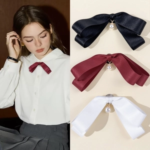 Elegant Satin Ribbon Bow Brooch With Faux Artificial Pearl Pendant For Women JK Uniform Accessory Preppy Style Bowtie Jewelry Gift