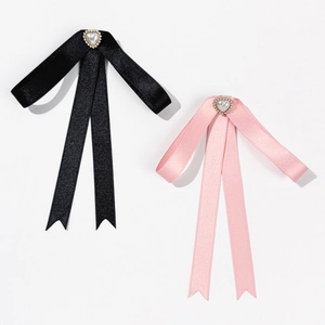 Lot de broches nœud papillon en satin avec perle cœur style académie