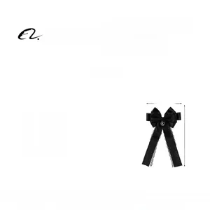 Détails du nœud à cheveux en dentelle noire avec pendentif cœur et dimensions exactes