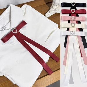 Spilla Fiocco in Nastro di Raso Stile Preppy Per Donna Strass a Cuore Elegante Accessorio per Colletto Camicia Cravatta
