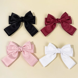 Barrette à Nœud en Satin Fait à la Main Élégant Doux Bord Festonné Pince Bec de Canard pour Femme Accessoires de Coiffure