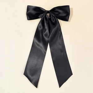 Grande fermaglio per capelli con fiocco di raso nero e nastri lunghi, elegante