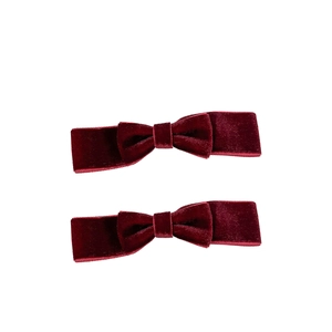 Paire de barrettes à cheveux élégantes en velours bordeaux avec finition mate douce