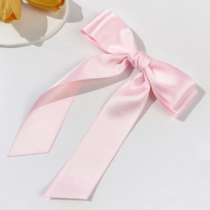 Barrette à cheveux élégante en satin rose clair avec rubans longs pour accessoires de coiffure