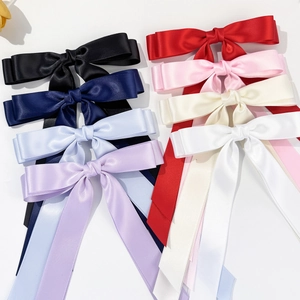 Elegantes Set aus doppellagigen Satin-Haarschleifen für Damen in acht verschiedenen Farben