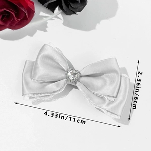 Eleganter weißer Satin-Bogen-Haarclip mit Herz-Strassstein, Maße ca. 11 cm x 6 cm groß