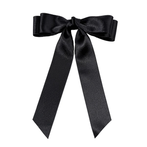 Barrette à cheveux élégante en satin noir avec longs rubans et finition brillante